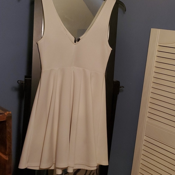 White scuba dress - Picture 3 of 3